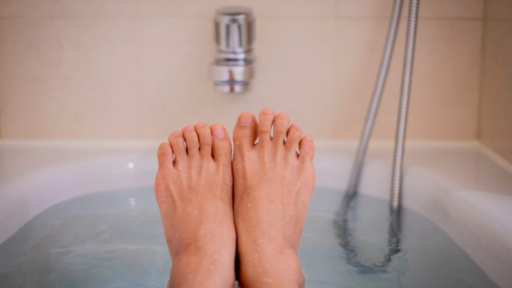 入浴してる女性